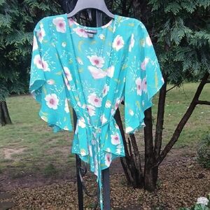 SELF ESTEEM BUTTERFLY SLEEVE TOP SZ M NWOT